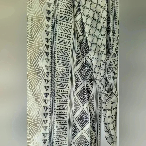 Chicos Crystal Green Gray Chiffon Embellished 3/4 Sleeve Top Size 0 (Small) - Picture 7 of 8